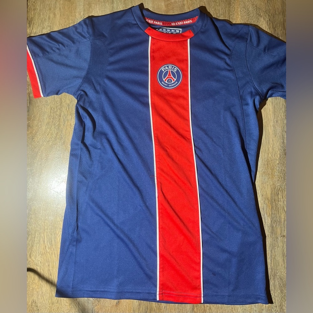 ICI C’EST PARIS tee shirt decent condition blue red and white